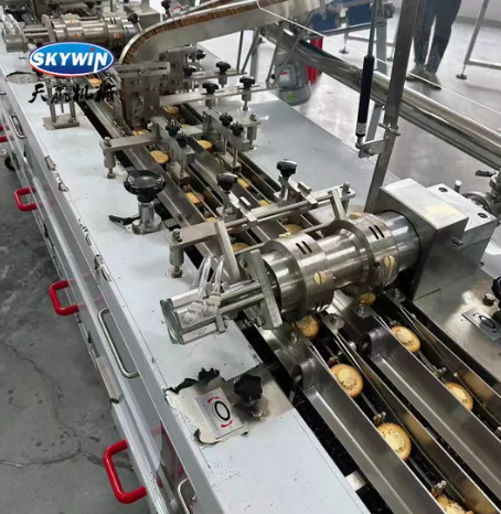 Skywin Two Colors Cream Biscuit Sandwiching Machine