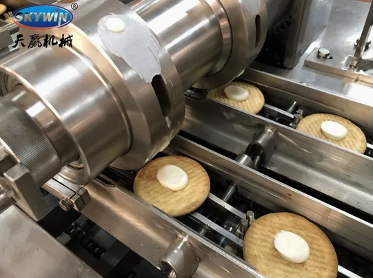 Chocolate Cream Biscuits Sandwich Making Machine with Packing Machine