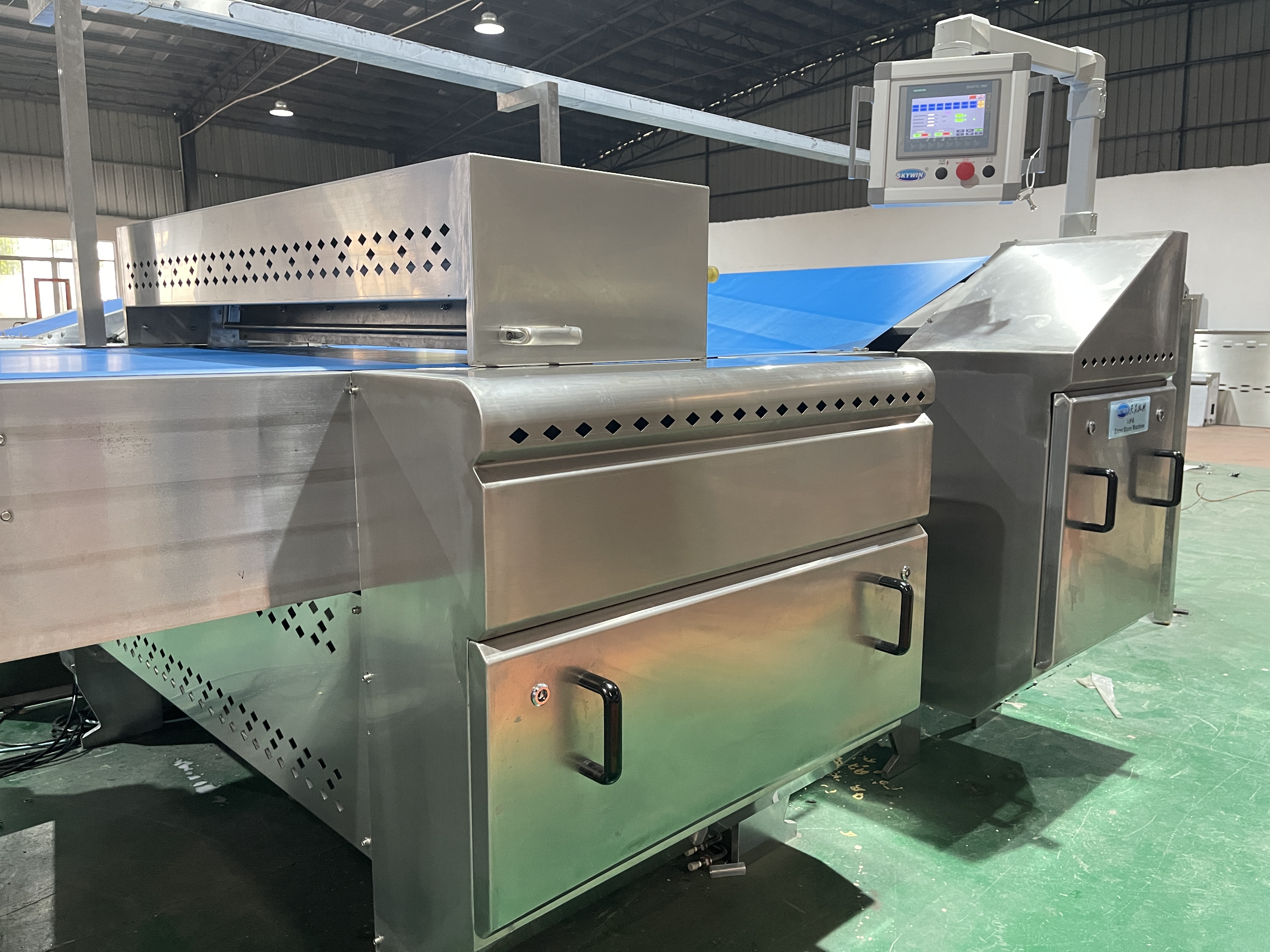 Salty Pretzel Thin Crispy Biscuit Machine