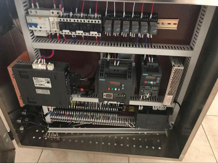 Inverter 转换器