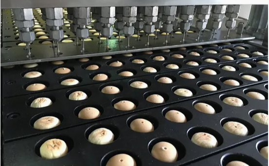 Skywin All-in-One Forming & Depositing Machine – Automatic Cream & Chocolate Dual-Filling Bear Biscuit Production Line