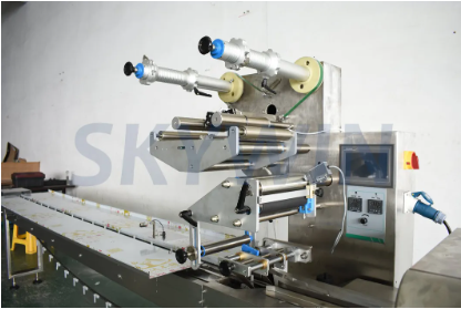 Skywin Two Lanes Chocolate Cream Filling Sandwich Biscuit Machine with on-Edge Packing Machine