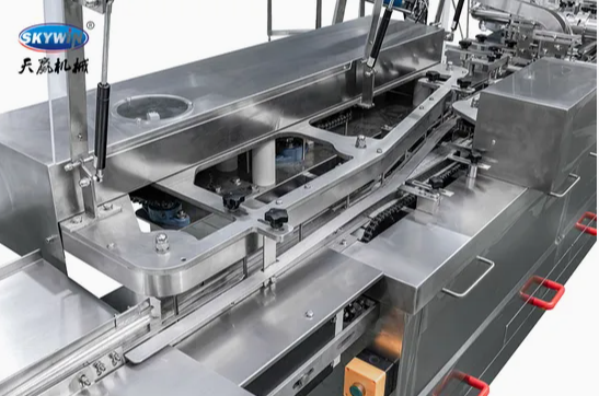 Skywin 3+2 Two Colors Cream Biscuit Sandwiching Machine with Flow Packing